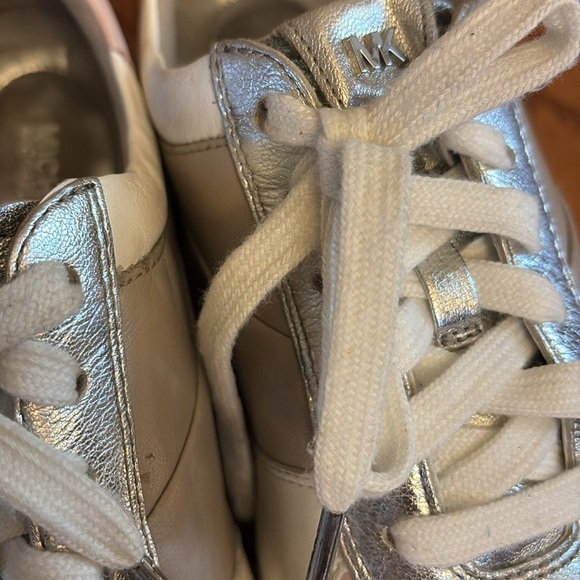 Michael Kors women’s Allie silver blush white lace up sneaker leather yoga 10 - Picture 12 of 12
